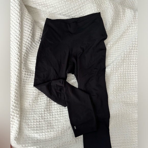 NOBULL high rise, cropped leggings - Picture 2 of 4